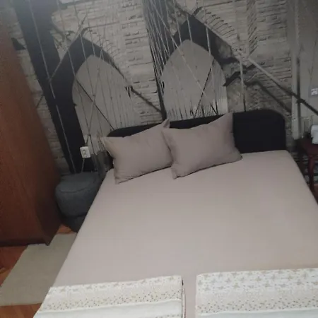 Petra Apartment *